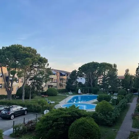 With Pool In Cavalino Jesolo Apartman Cavallino-Treporti