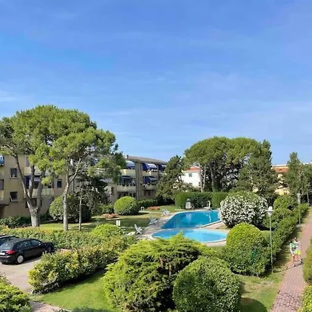 With Pool In Cavalino Jesolo Apartment