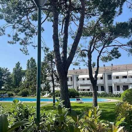 With Pool In Cavalino Jesolo Apartament